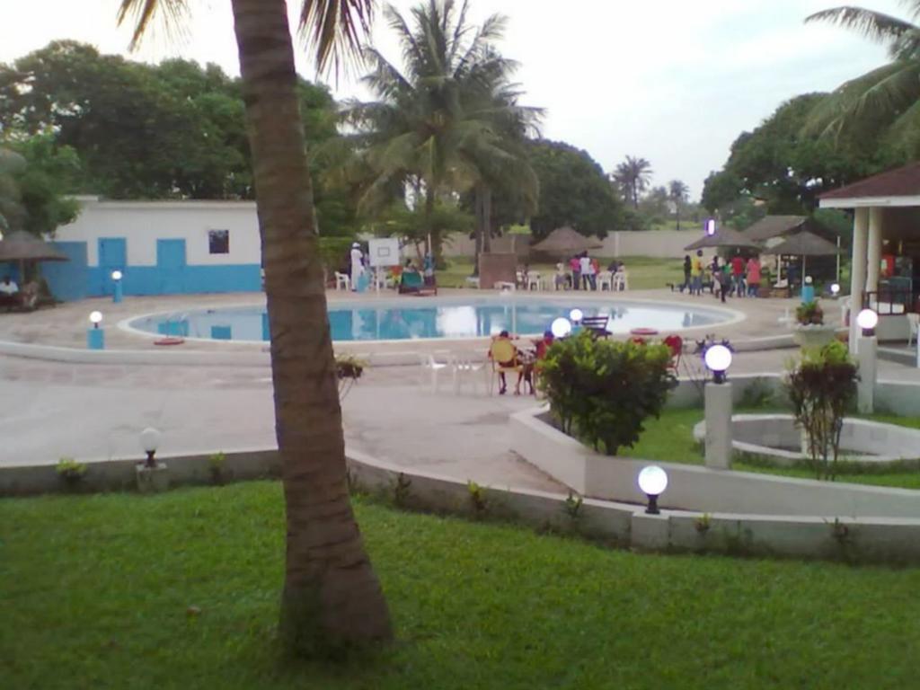 Mansea Beach Hotel Kololi Bagian luar foto