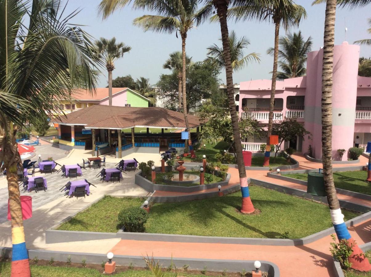 Mansea Beach Hotel Kololi Bagian luar foto