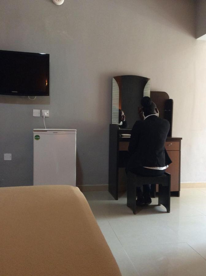 Mansea Beach Hotel Kololi Bagian luar foto
