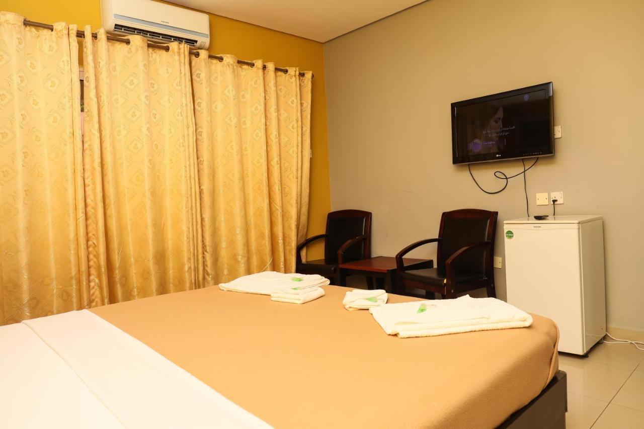 Mansea Beach Hotel Kololi Bagian luar foto