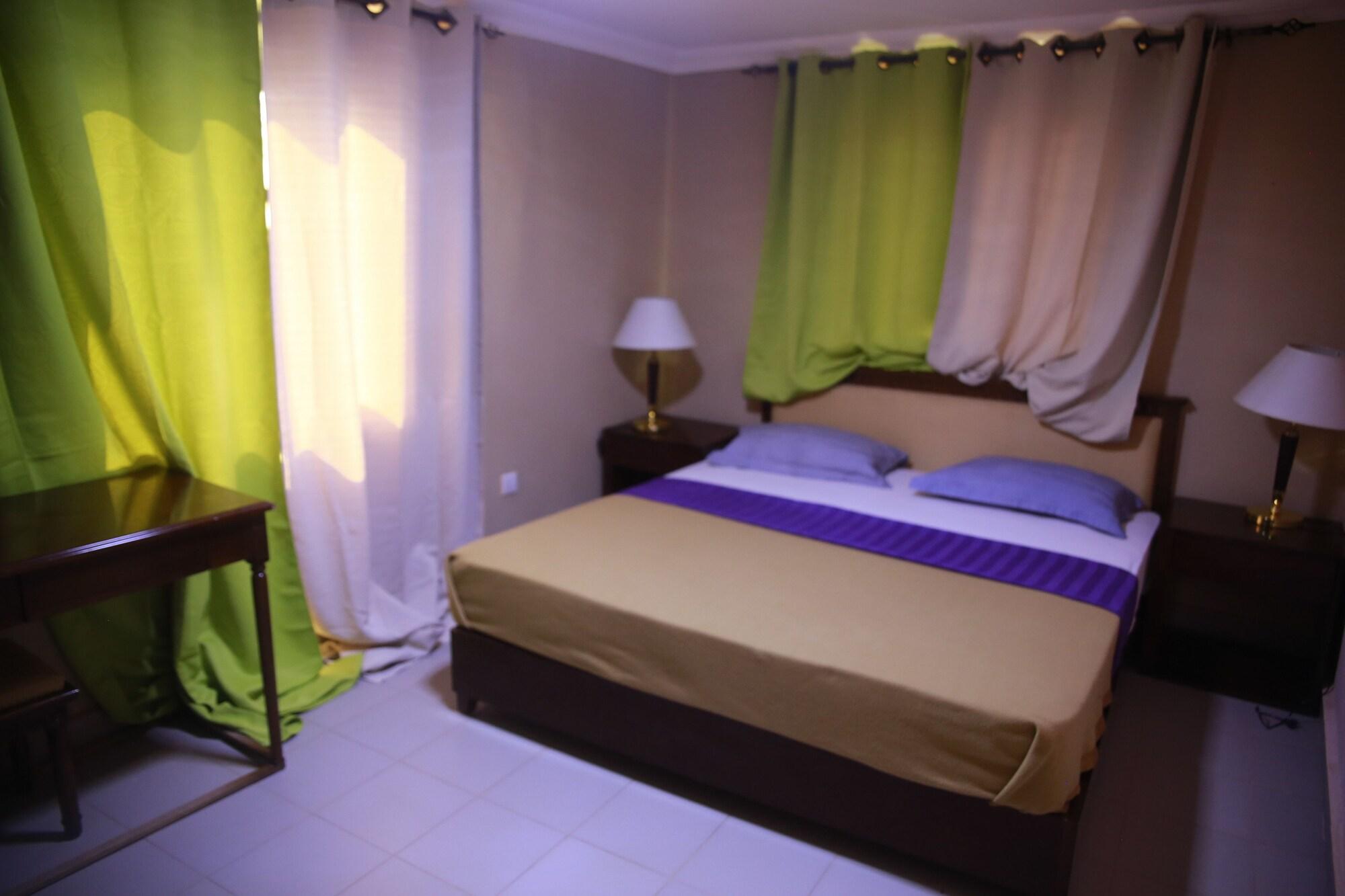 Mansea Beach Hotel Kololi Bagian luar foto