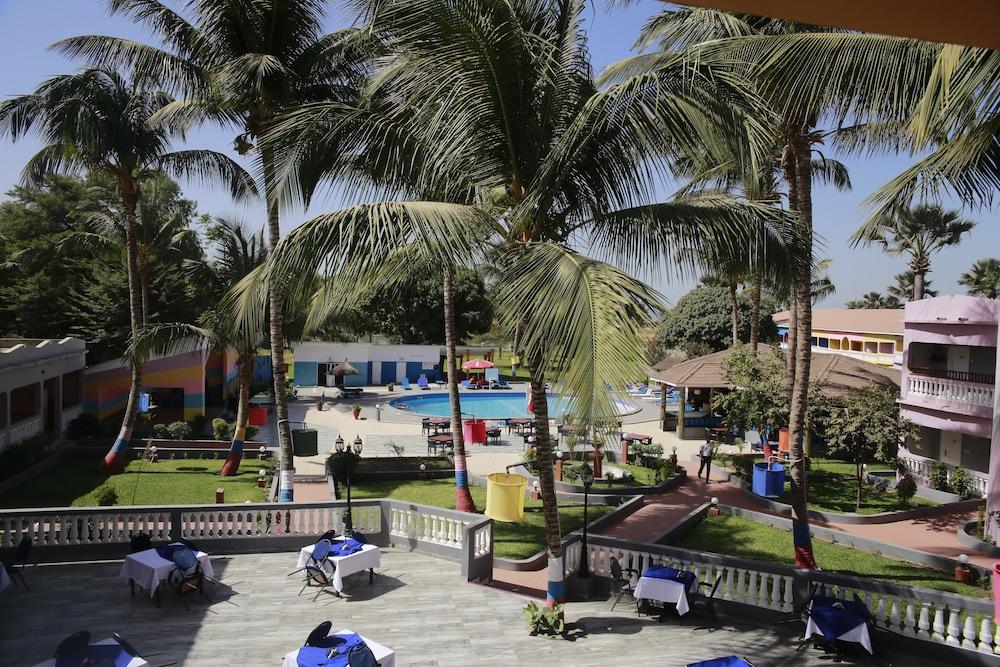 Mansea Beach Hotel Kololi Bagian luar foto